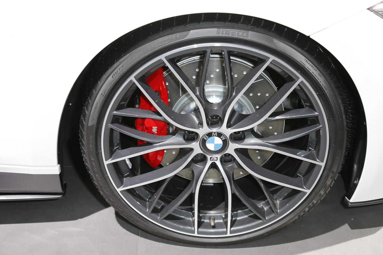 Performance 9. 335 M Performance. Дизайн 599 BMW M-Performance.
