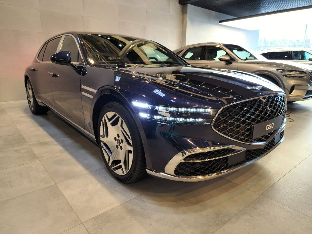 Genesis G90