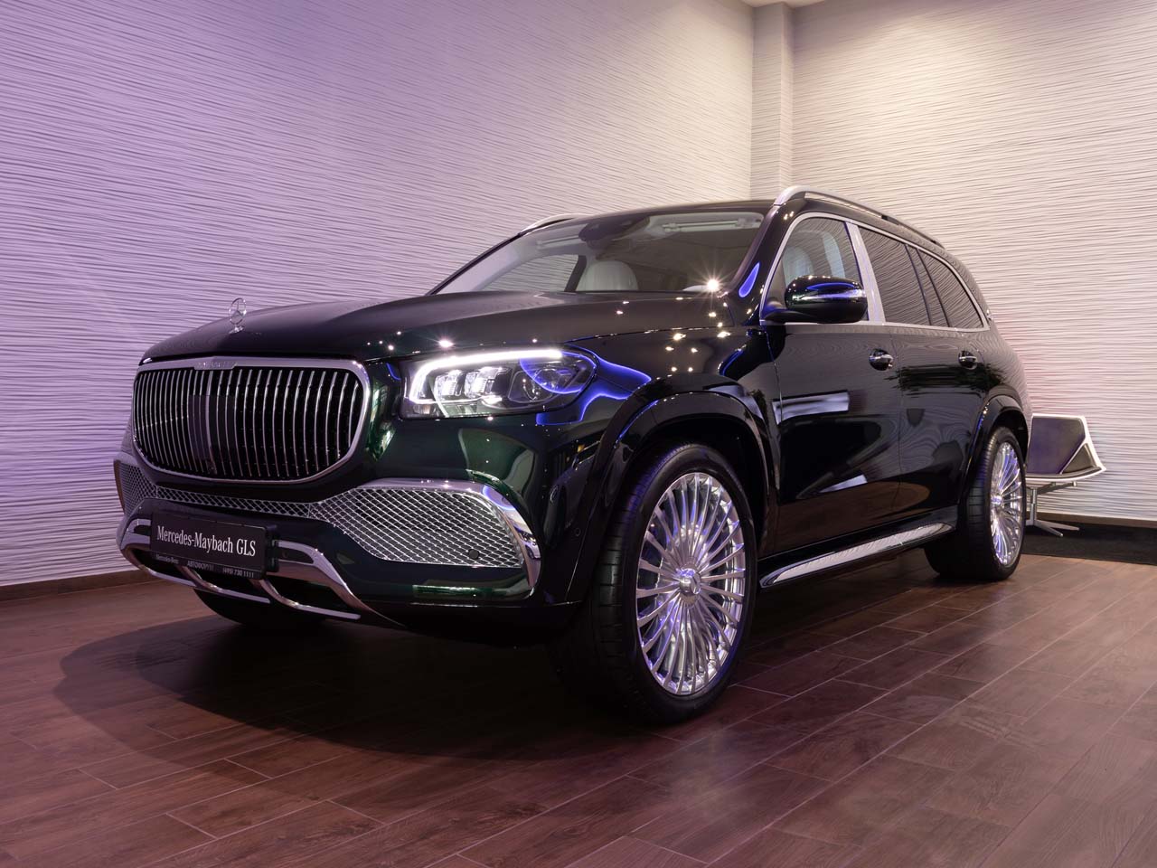 Mercedes-Benz GLS 600 Maybach 4.0T/557 9AT 5D 4WD