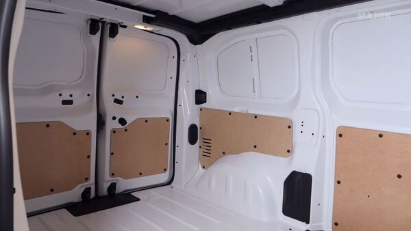 Багажное пространство Opel Vivaro