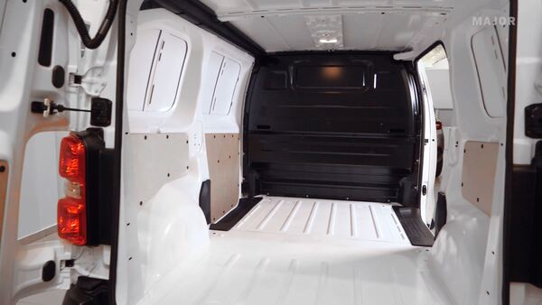 Багажное пространство Opel Vivaro