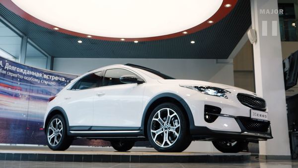 Вид сбоку Kia XCeed
