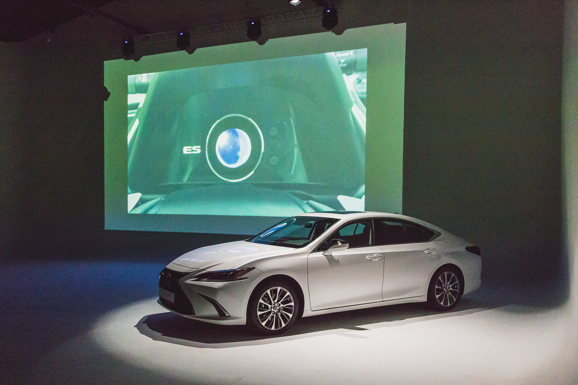 Lexus ES