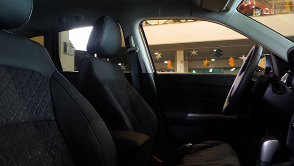 Передние сидения Suzuki Vitara