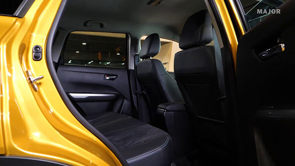Задний ряд сидений Suzuki Vitara