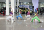 Презентация нового автомобиля Suzuki SX4 в Major City, 15 декабря 2013 года