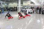 Презентация нового автомобиля Suzuki SX4 в Major City, 15 декабря 2013 года
